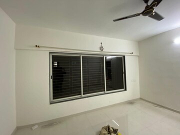 Room in 2 BHK Apartment at Swaroop Residency, Ghatkopar East – for Rent