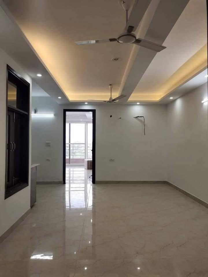 2 BHK Builder Floor For Rent in Saket