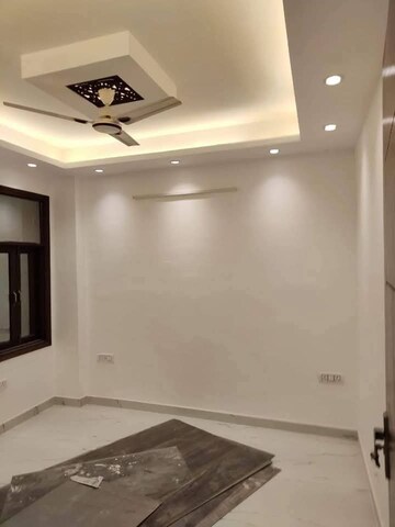 Furnished Amenities in 2 BHK Builder Floor at Saket – for Rent