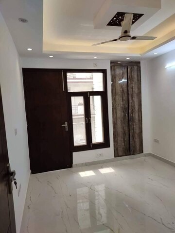 Room in 2 BHK Builder Floor at Saket – for Rent