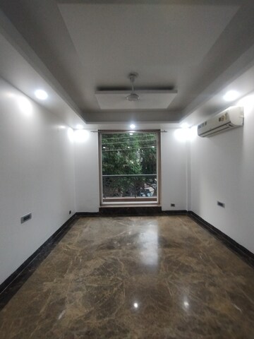 Room in 3 BHK Builder Floor at Sushant Lok 2, Sector 57 – for Rent