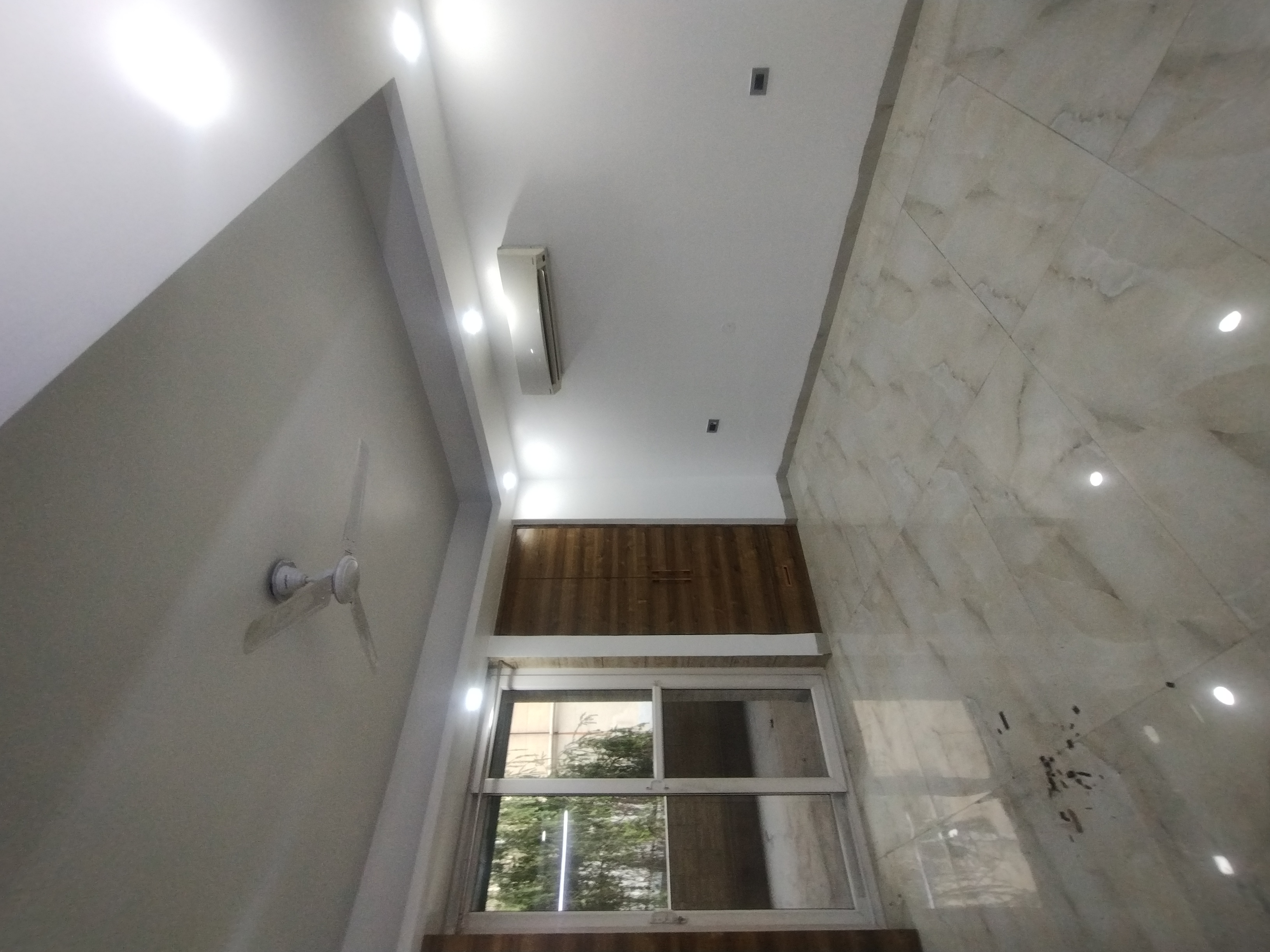 3 BHK 215 Sq.Yd. Builder Floor in Sushant Lok 3