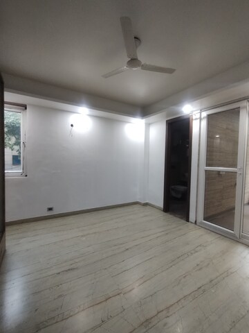 Furnished Amenities in 3 BHK Builder Floor at Sushant Lok 3, Sector 57 – for Rent