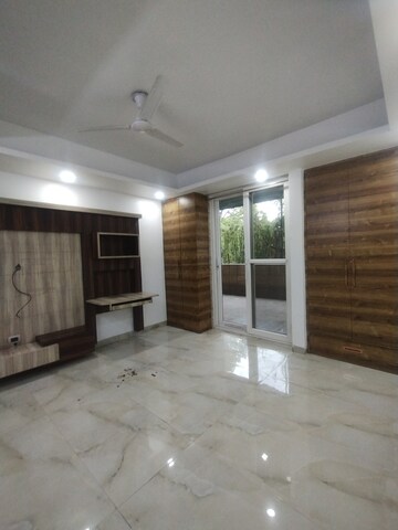 Balcony in 3 BHK Builder Floor at Sushant Lok 3, Sector 57 – for Rent