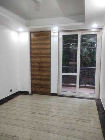 Balcony in 3 BHK Builder Floor at Sushant Lok 3, Sector 57 – for Rent