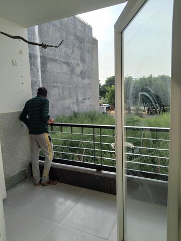 Staircase in 3 BHK Builder Floor at Sushant Vyapaar Kendra, Sector 43 – for Rent