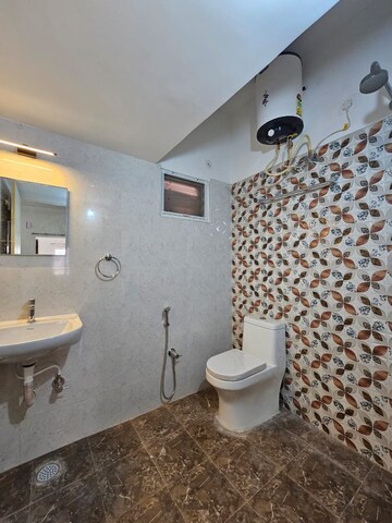 Bathroom in 1 BHK Apartment at Cambridge Layout – for Rent