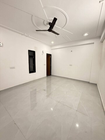 Room in 2 BHK Builder Floor at Saket – for Rent