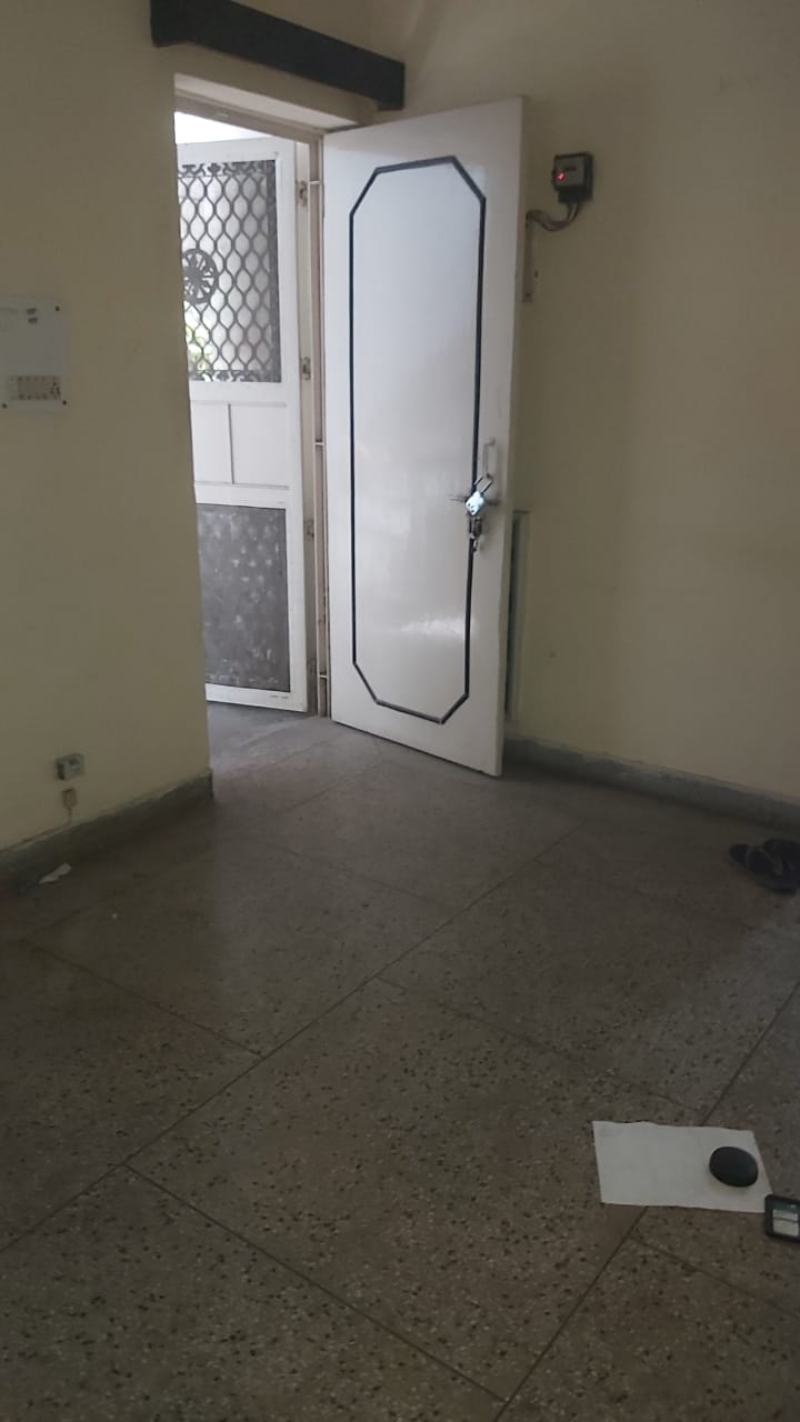 2.5 BHK Apartment For Rent in Mayur Vihar