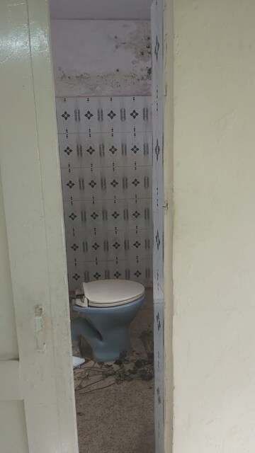 Bathroom in 2.5 BHK Apartment at Mayur Vihar – for Rent