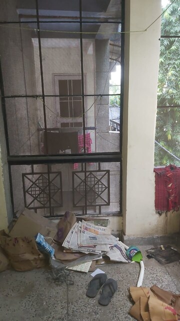 Balcony in 2.5 BHK Apartment at Mayur Vihar – for Rent