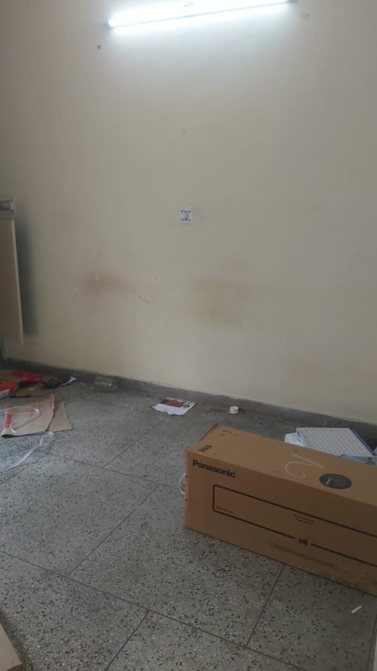 Room, mayur vihar 2.5 Bedroom 800 Sq.Ft. Apartment In Mayur Vihar Delhi 9041515