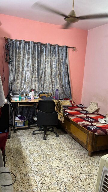 Room in 2.5 BHK Apartment at Saket Nagar – for Sale
