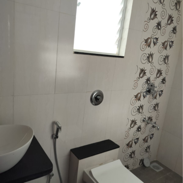 Bathroom in 2 BHK Apartment at Vishrantwadi – for Rent