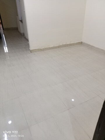 Room in 2 BHK Builder Floor at Laxmi Nagar – for Rent