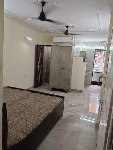 Team Area in 1 BHK Builder Floor at Lajpat Nagar 4 – for Rent