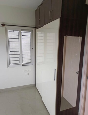 Room in 2.5 BHK Apartment at Mantri Premero, Sarjapur Road – for Rent