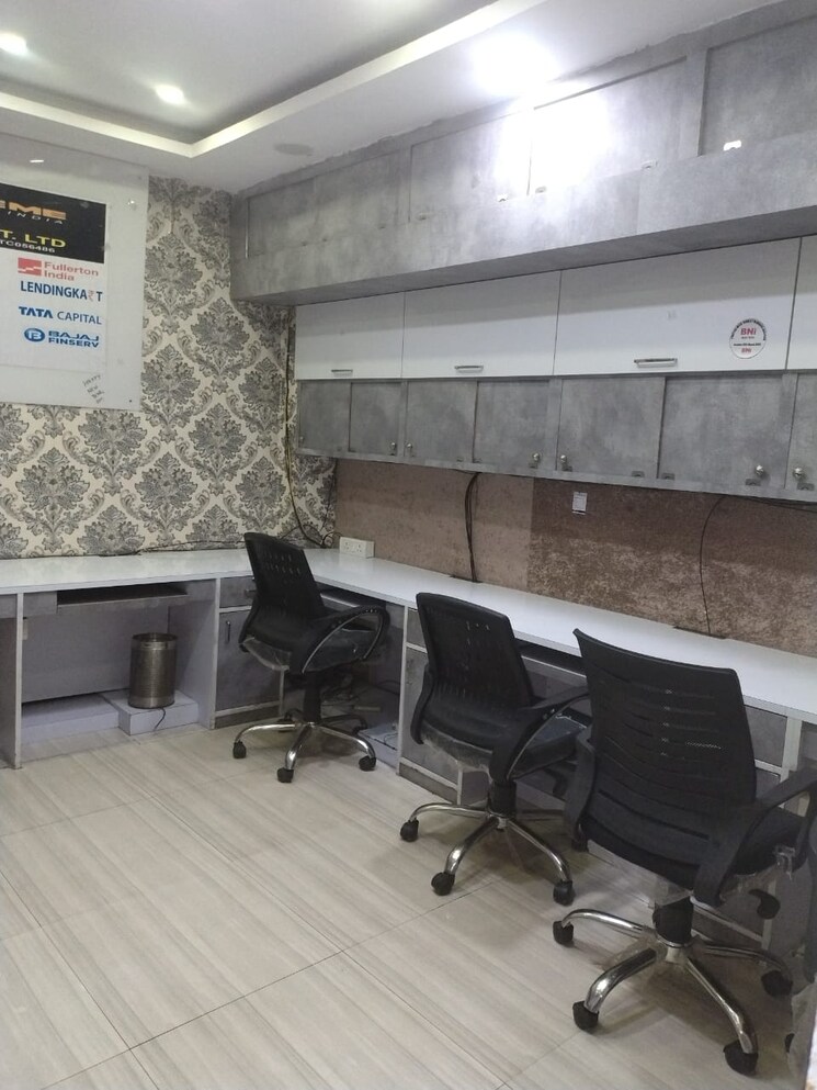 Team Area, hazratganj Commercial Office Space 800 Sq.Ft. In Hazratganj Lucknow 9041597