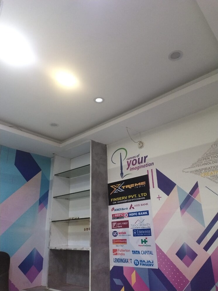 Team Area, hazratganj Commercial Office Space 800 Sq.Ft. In Hazratganj Lucknow 9041597