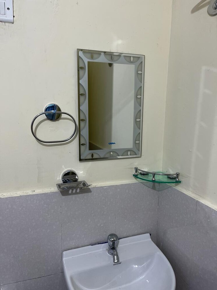 Bathroom, signature-global-park-4-and-5 2 Bedroom 1022 Sq.Ft. Apartment In Sohna Sector 36 Gurgaon 9041625