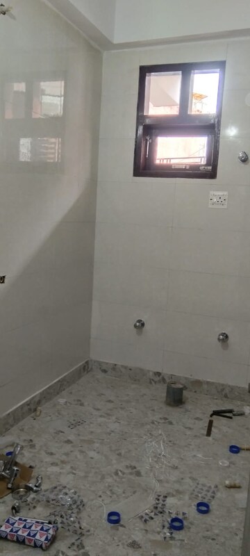 Room in 1.5 BHK Builder Floor at Kishangarh – for Rent