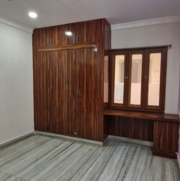 Room in 2 BHK Builder Floor at Kondapur – for Rent
