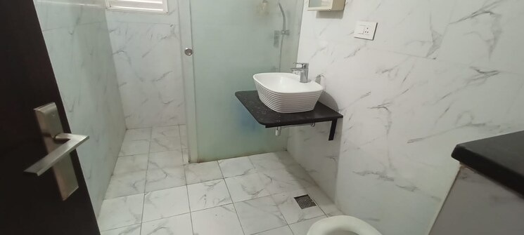 Bathroom, vishnu-vistara 3 Bedroom 1955 Sq.Ft. Apartment In Hi Tech City Hyderabad 9041633