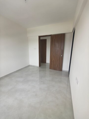 Room in 3 BHK Apartment at RR Lunkad 66 Avenue, Pimple Nilakh – for Rent