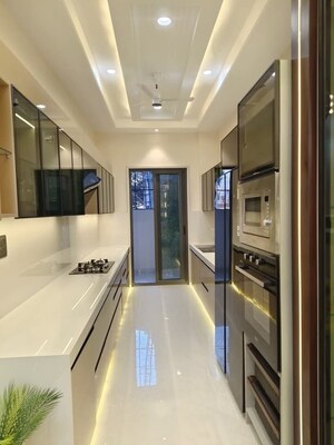 Building Lobby in 3 BHK Builder Floor at Palam Colony – for Sale