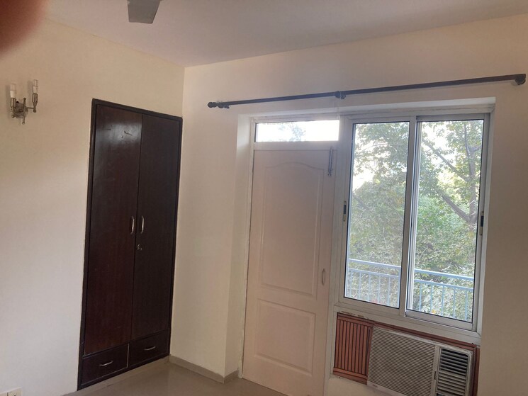 Room, emaar-mgf-emerald-hills 3 Bedroom 1540 Sq.Ft. Apartment In Sector 65 Gurgaon 9041778