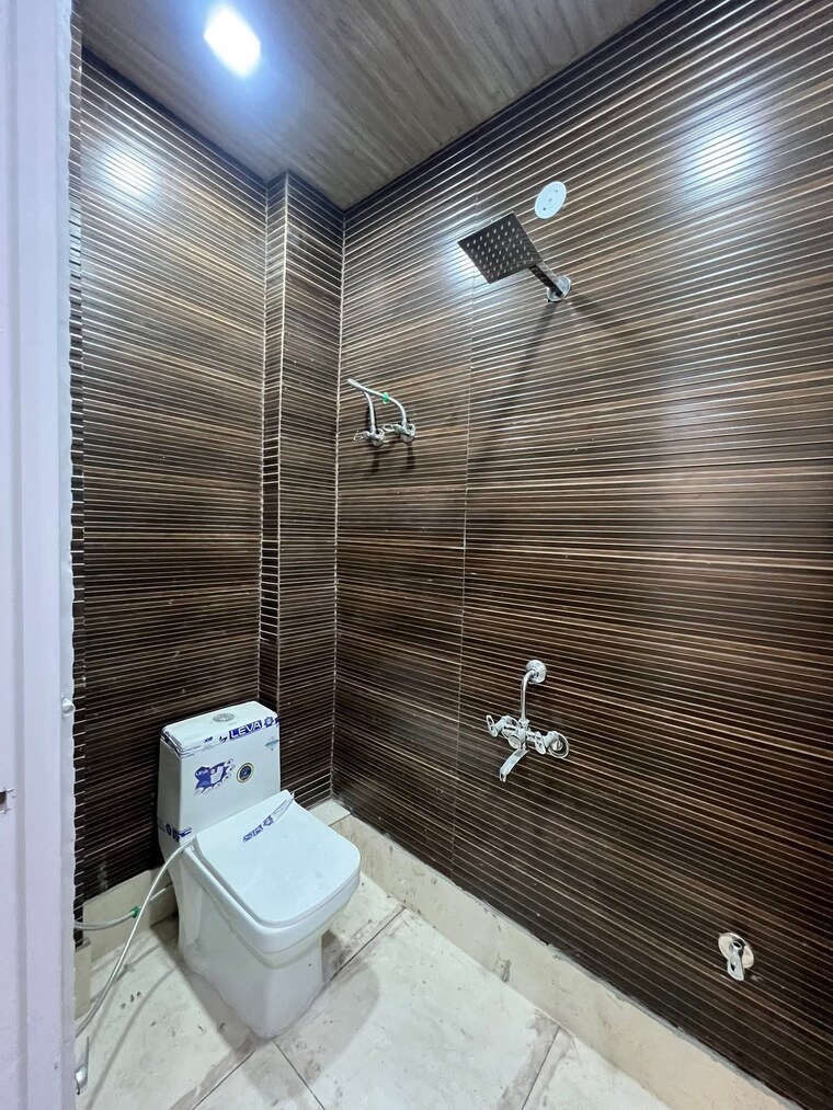Bathroom, sa-homes-i 2.5 Bedroom 631 Sq.Ft. Builder Floor In Uttam Nagar Delhi 9041779