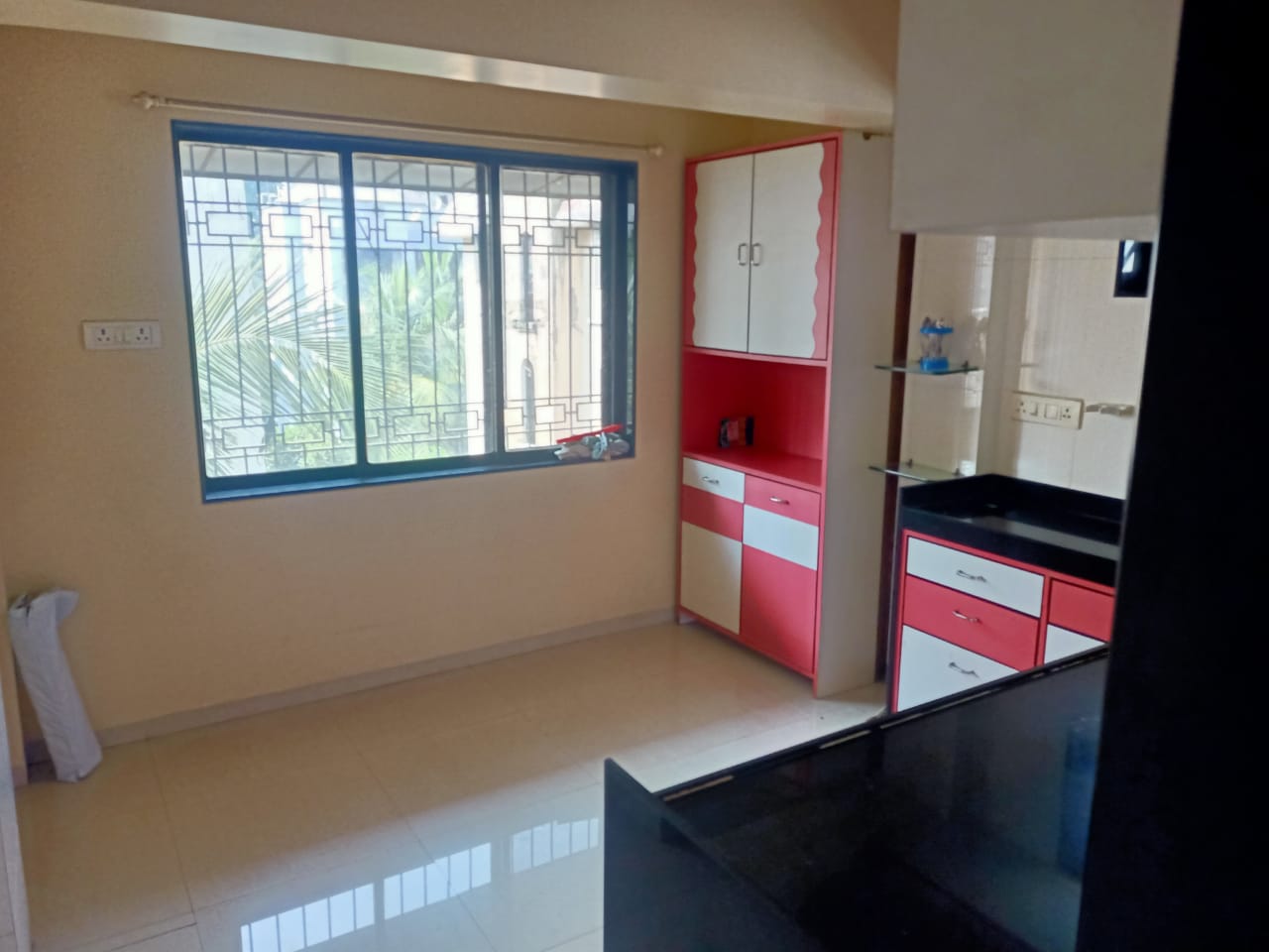 1.5 BHK 500 Sq.Ft. Apartment in Suryoday CHS Goregoan