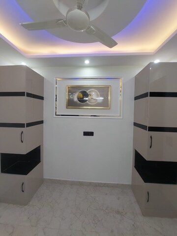 Kitchen in 2.5 BHK Builder Floor at Bhasin Homes, Uttam Nagar – for Sale