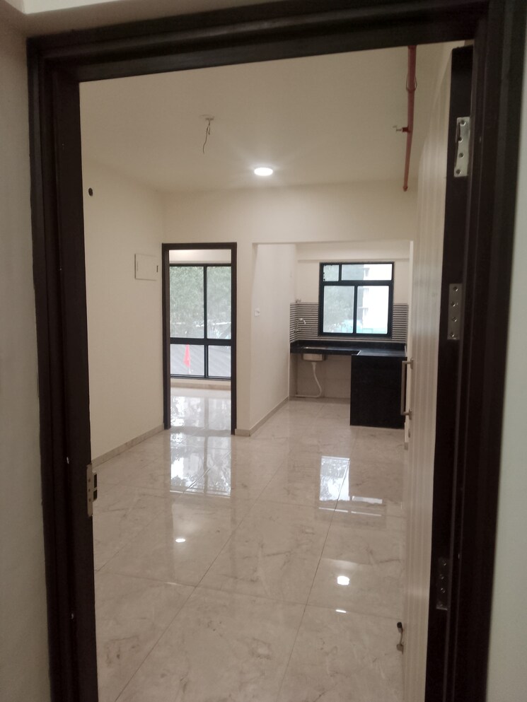 Room, kandivali east 1 Bedroom 323 Sq.Ft. Apartment In Kandivali East Mumbai 9041800