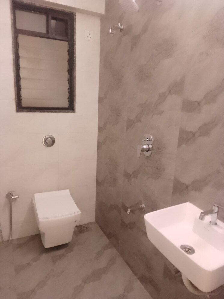 Bathroom, kandivali east 2 Bedroom 651 Sq.Ft. Apartment In Kandivali East Mumbai 9041811