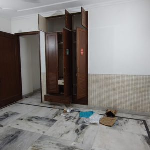 Room in 3 BHK Builder Floor at Boutique Residential Apartments C-220, Malviya Nagar – for Sale