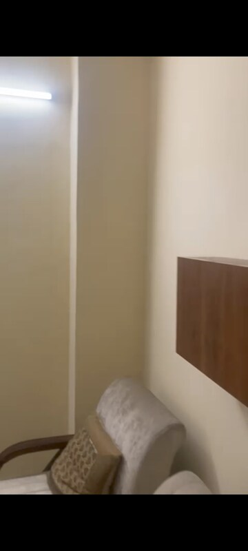 Room in 3 BHK Apartment at Conscient Habitat 78, Sector 78 – for Rent