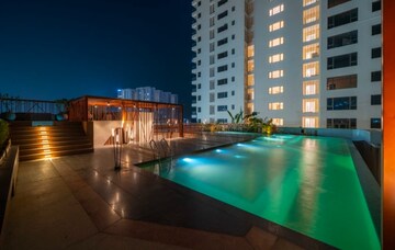 Swimming Pool in 5 BHK Apartment at Sri Fortune Sonthalia Sky Villas, Kokapet – for Rent