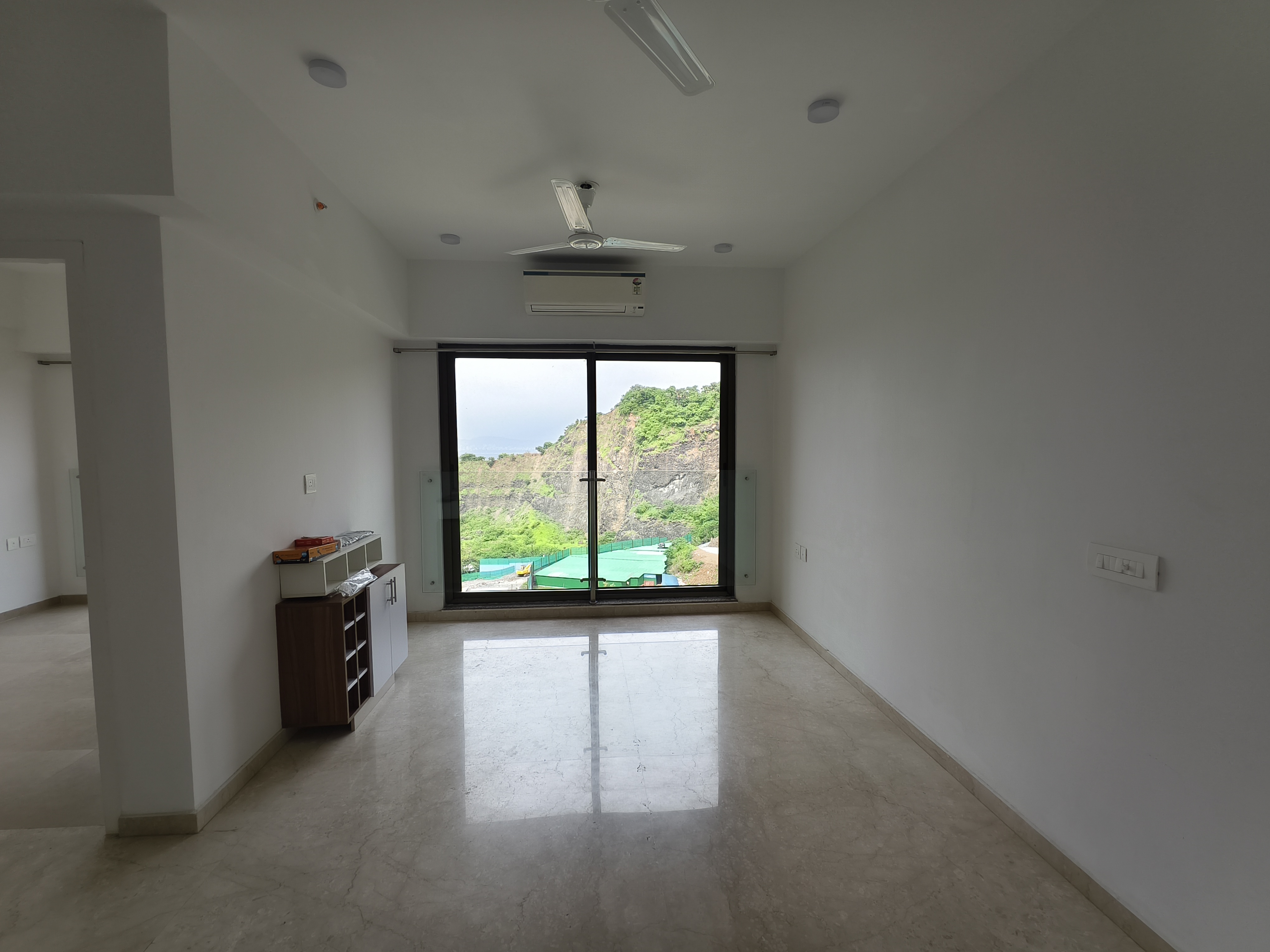 2 BHK Apartment For Rent in Kanakia Silicon Valley