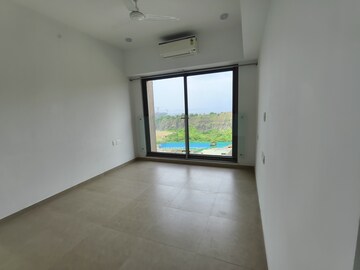 Room in 2 BHK Apartment at Kanakia Silicon Valley, Powai – for Rent