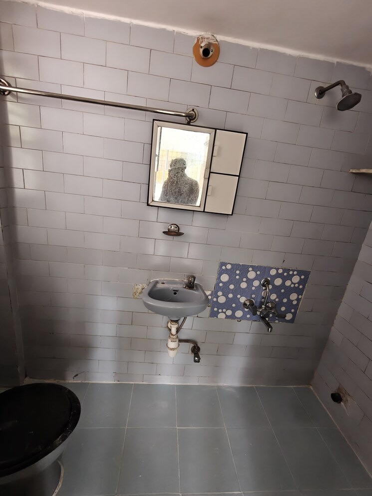Bathroom, bhoop-apartment 2 Bedroom 1050 Sq.Ft. Apartment In Yerawada Pune 9041896