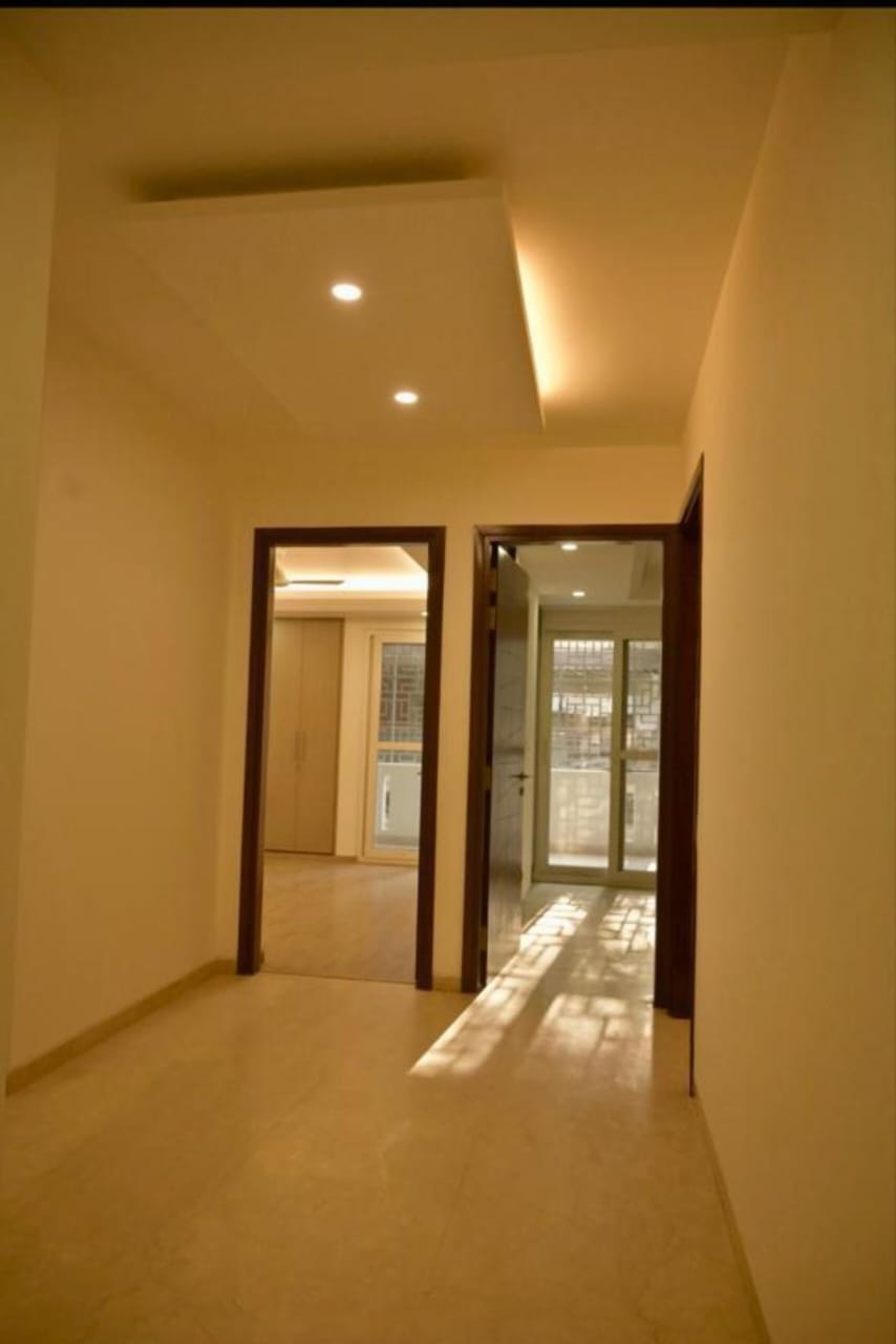 4 BHK + Servant Room Builder Floor For Rent in DLF Queens Court