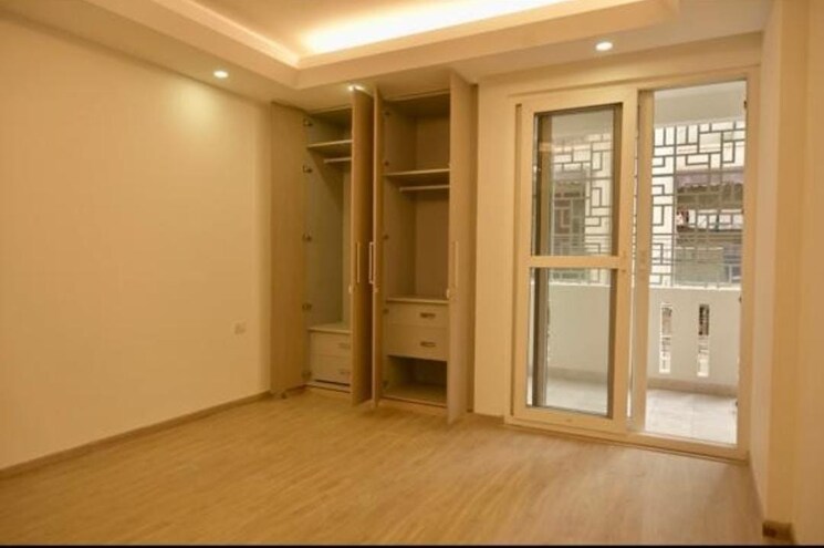 Room, dlf-queens-court 4 Bedroom 2400 Sq.Ft. Builder Floor In Greater Kailash ii Delhi 9041907