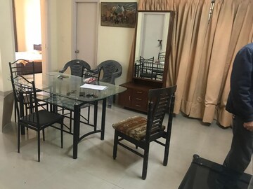 Gym in 2 BHK Apartment at DLF Regency Park I, Dlf Phase iv – for Rent
