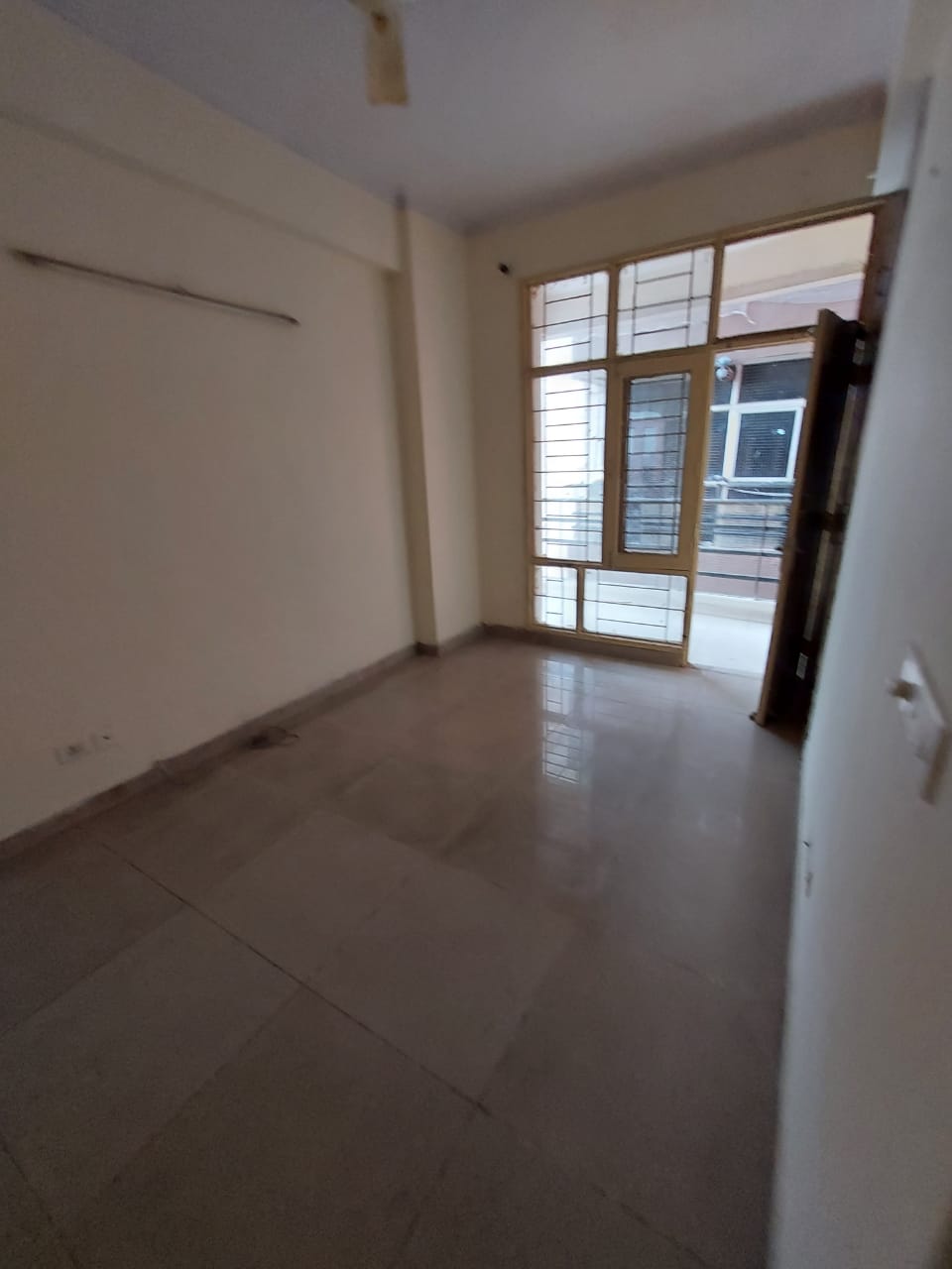 2 BHK 1025 Sq.Ft. Apartment in Mahagun Mosaic