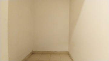 Room in 3 BHK Apartment at DLF New Town Heights Town Houses, Sector 86 – for Rent