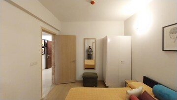 Room in 3 BHK Apartment at DLF New Town Heights Town Houses, Sector 86 – for Rent