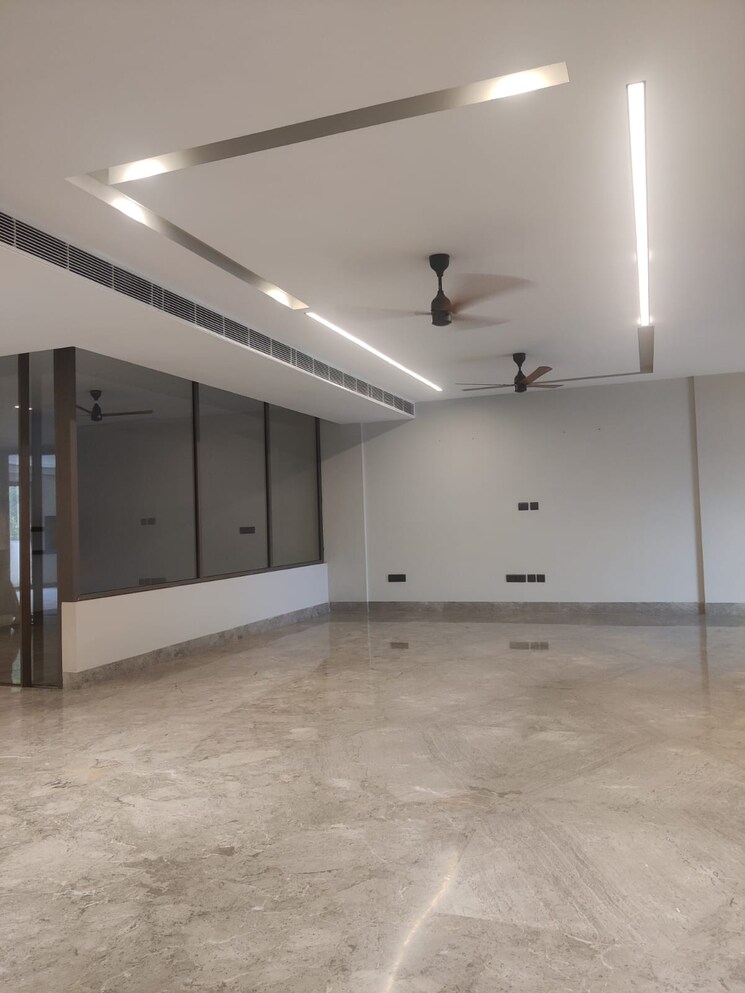 Room, sector 15 3 Bedroom 1900 Sq.Ft. Builder Floor In Sector 15 Gurgaon 9041926