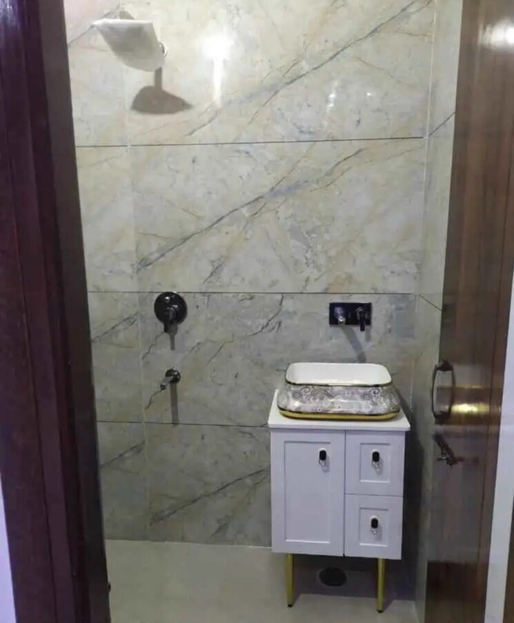 Bathroom, guru-nanak-enclave 3 Bedroom 1100 Sq.Ft. Apartment In Dhakoli Zirakpur 9041956