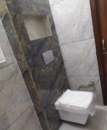 Bathroom in 3 BHK Apartment at Guru Nanak Enclave, Dhakoli – for Rent